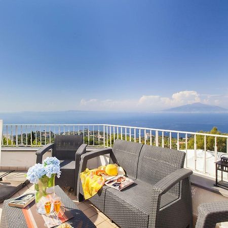 Amore Rentals - Casa Augusta A ソレント エクステリア 写真