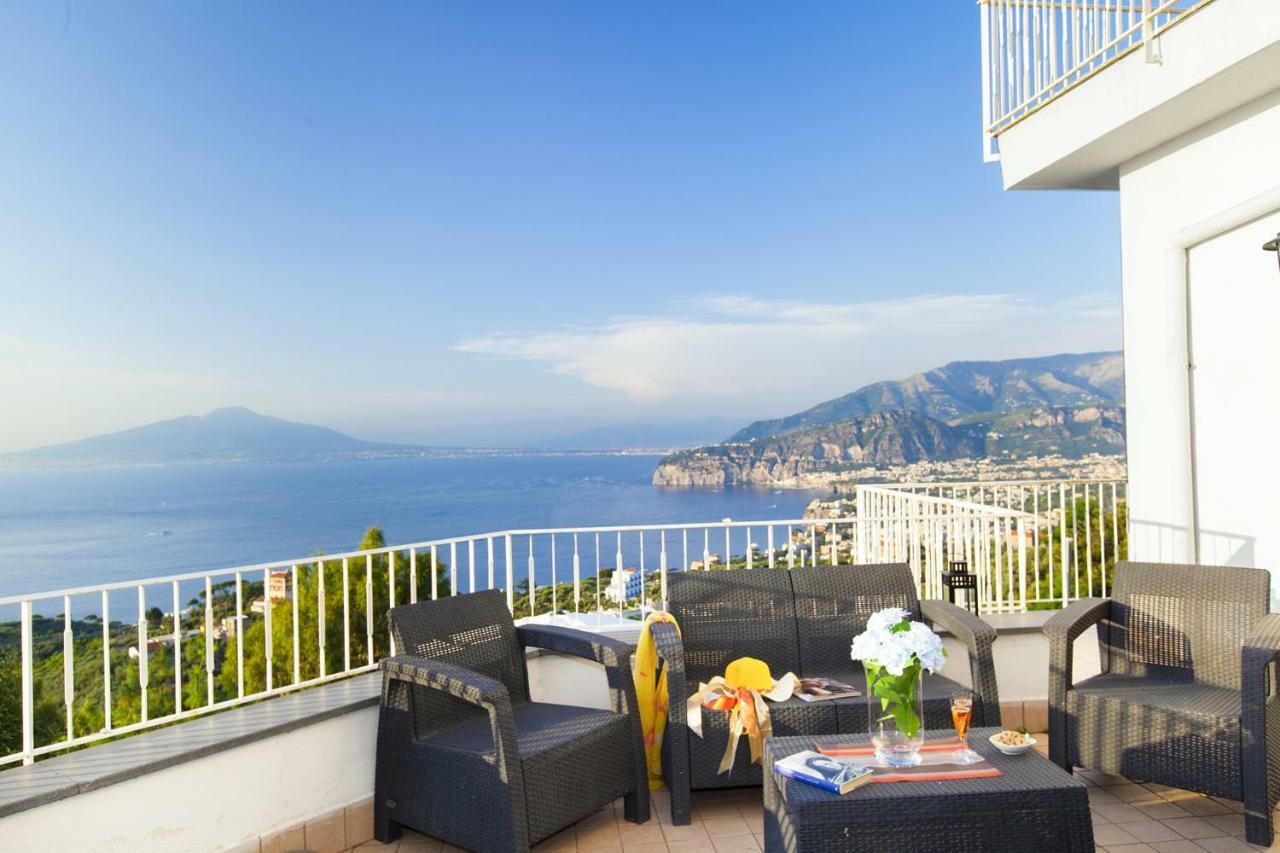 Amore Rentals - Casa Augusta A ソレント エクステリア 写真